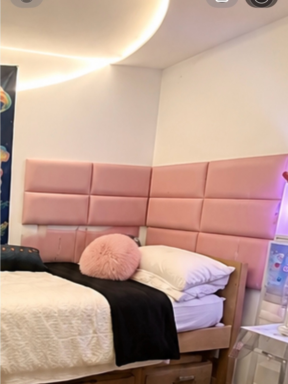 Soft Pink Upholstered Wall Panel Tapestry - Plush Padded Design